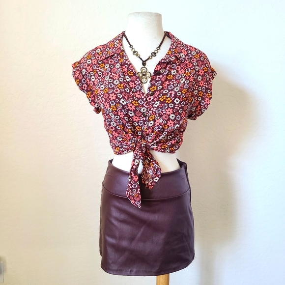 Floral, Vintage Style Button Down, Crop Top, Collar Bronze Buttons New With Tags - Picture 2 of 10
